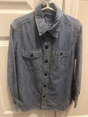 🎉BUNDLE 10 for $20🎉 GAP KIDS • Light Denim Blue Button-Up Shirt w/Chest Pockets